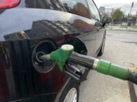 Bencinas de 93 y 97 octanos suben $34,8 por litro y el petróleo experimenta un salto de $97,4.