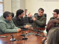 Tras el devastador incendio que afectó al casco histórico, el esfuerzo conjunto entre la comunidad, la gestión municipal y el Gobierno Regional concreta un histórico fondo de reactivación para los comerciantes damnificados.
