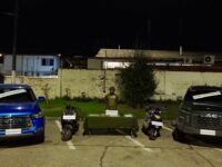 El procedimiento permitió incautar dos camionetas, dos motocicletas, municiones, marihuana y teléfonos celulares.