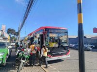 El operativo se desarrolló en calle O’Carroll y contempló controles a buses, automóviles particulares y motocicletas.
