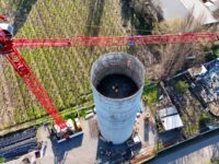 Desde la Seremi destacaron que el proyecto contemplaría la instalación de nuevas redes de distribución, obras de impulsión, la construcción de una caseta de cloración y generador, además de la terminación de un estanque de 500 metros cúbicos y otras obras destinadas a optimizar el funcionamiento del sistema sanitario rural.