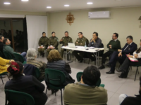 Dirigentes del sector Nuevo Machalí participaron en una reunión junto a representantes de Carabineros, la PDI y el municipio para abordar medidas preventivas.