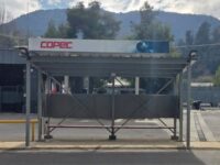 Según señalaron desde el municipio, el nuevo refugio peatonal mantiene la estética de la estructura anterior, la que fue reemplazada debido al deterioro provocado por el paso del tiempo.
