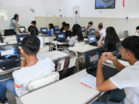 Desde la UOH advierten sobre las fallas en el aula y cuestionan la presión de entrenar alumnos solo para responder pruebas estandarizadas.