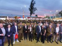La Medialuna Monumental se transformó en el punto de encuentro de las familias rancagüinas durante la primera jornada de celebración, que estuvo marcada por la gastronomía, la música, el folclor y un amplio despliegue de seguridad.
