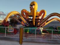 Cada ticket tiene un valor de $2.000 y todos los juegos siempre tienen el costo de un ticket, sin excepción.