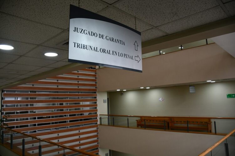 Familia lo redujo tras violento ataque nocturno en su vivienda: 10 años de condena para el imputado
