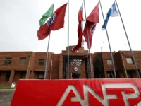 El Tribunal de Disciplina ratificó la sanción al conjunto oro y cielo por el pago fuera de plazo de cotizaciones previsionales. El equipo de la Región de O’Higgins pasó de 17 a 14 unidades en la lucha por la permanencia.