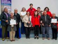 Agrupaciones de la comuna recibieron financiamiento para iniciativas de recreación, viajes y convivencia comunitaria.