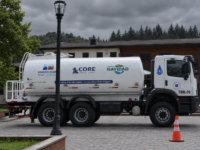 Las precipitaciones complican el desplazamiento de los vehículos pesados en caminos rurales.