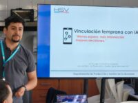 El sistema confirma por WhatsApp la llegada de las interconsultas desde la Atención Primaria y entrega tiempos estimados de espera.