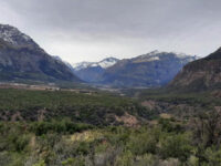 El Sernageomin recomendó alejarse de cauces y quebradas y extremar las precauciones al circular por rutas de montaña.