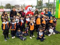 Con una fiesta escolar en el Estadio Municipal Ernesto Meza Invernizzi, el Municipio de Mostazal realizó el lanzamiento comunal de la Teletón 2026, dando inicio a una programación que busca movilizar a la comunidad en torno a esta cruzada solidaria.