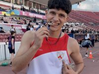 Tomás Peñaloza, representante del Instituto Inglés de Rancagua, se impuso en los 300 metros planos con un tiempo de 34,25 segundos, superando la marca histórica de la competencia.