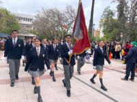 La jornada reunió a distintas generaciones en el centro de la capital regional, en una mañana marcada por la tradición y la participación de la comunidad.