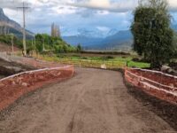 Precisamente, desde el municipio de Machalí informaron que la Ruta H-265, que conecta Coya con Chacayes, ya se encuentra habilitada para el tránsito vehicular.