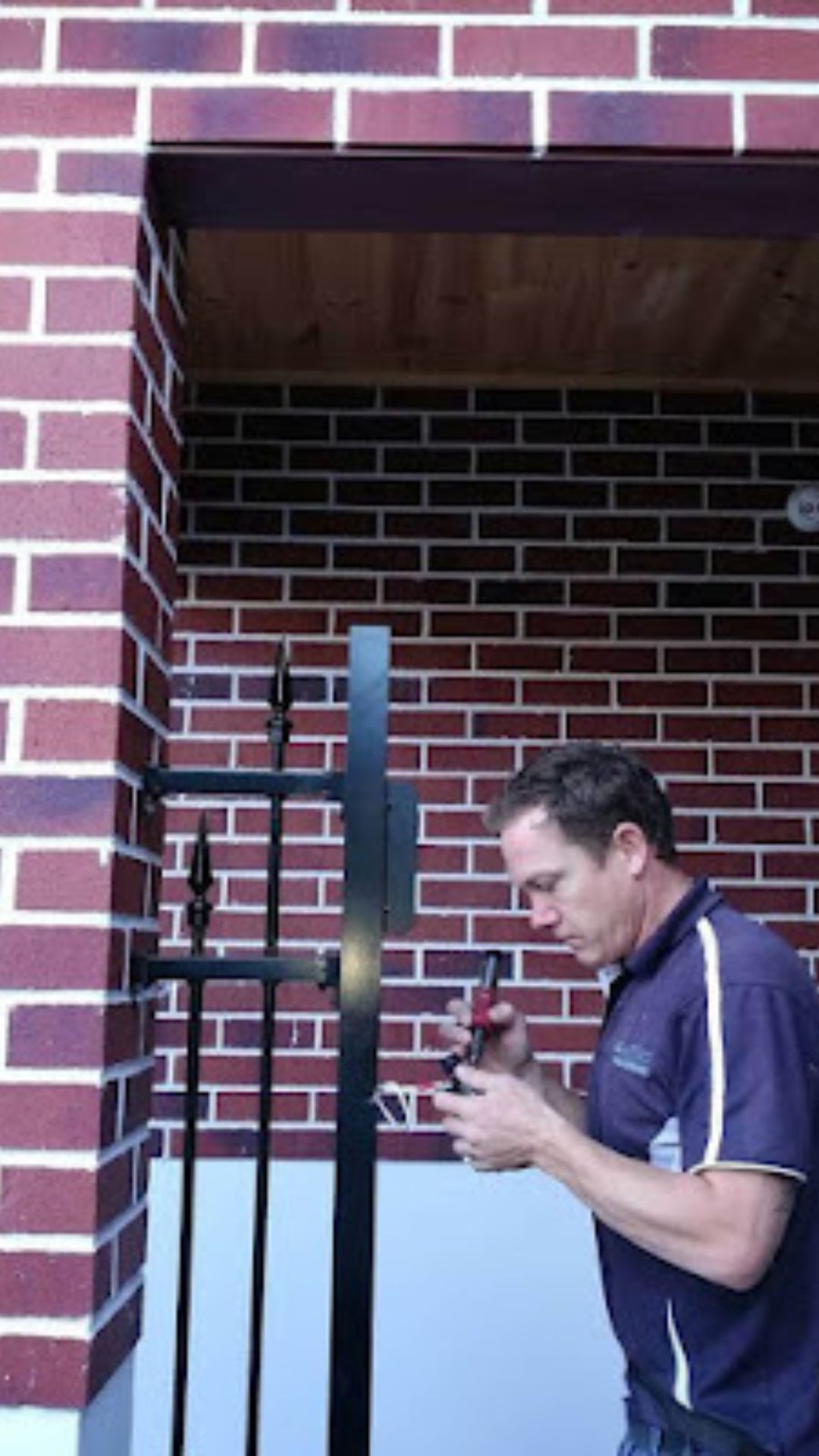How does In Effect Electrical ensure a clean workspace?