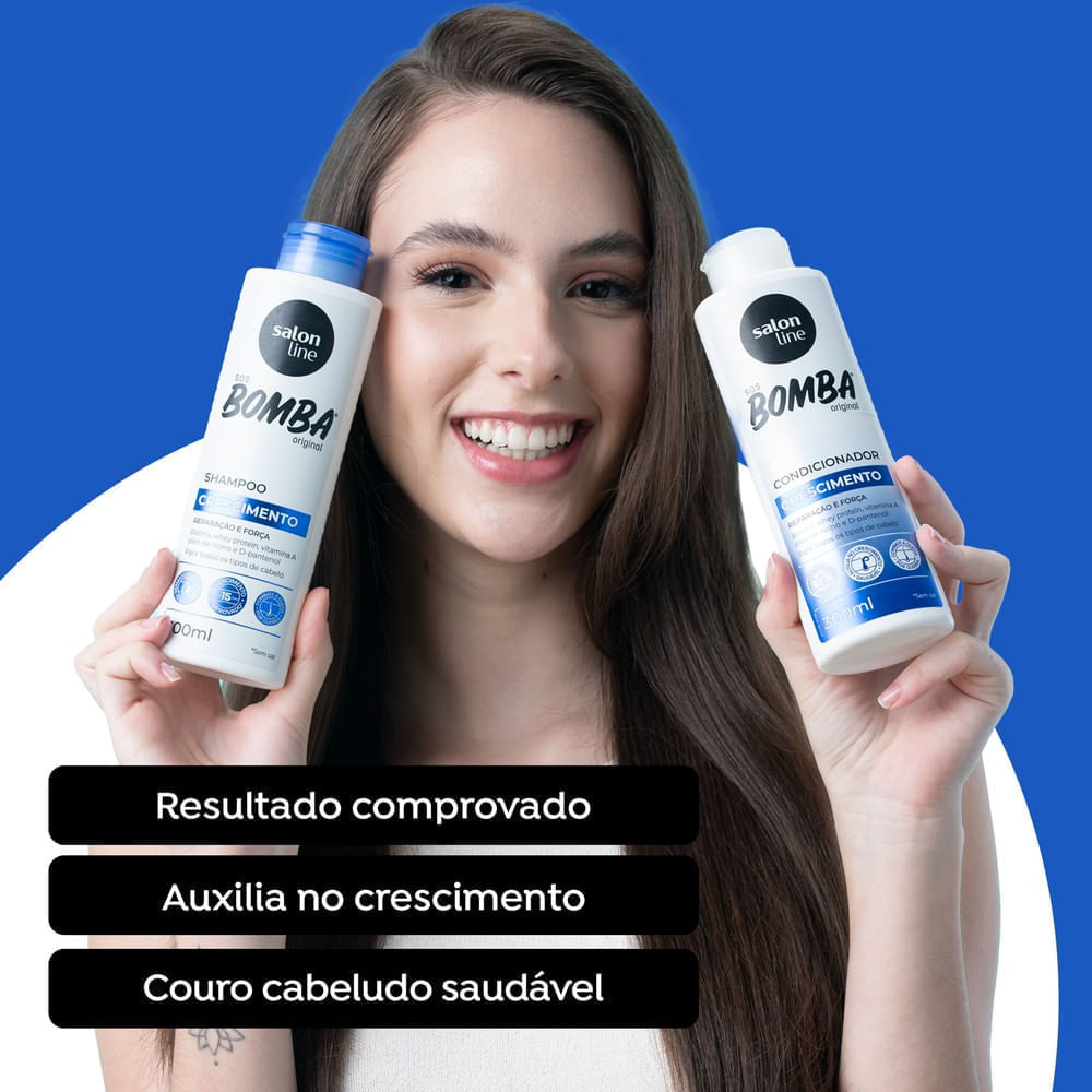 Modelo segurando Shampoo e Condicionador S.O.S Bomba