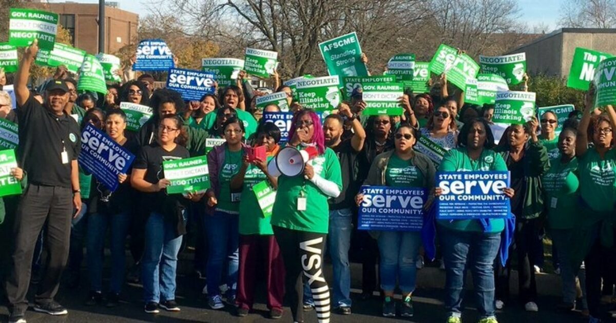 “Don’t Dictate—Negotiate!” Illinois State Workers Authorize Strike In