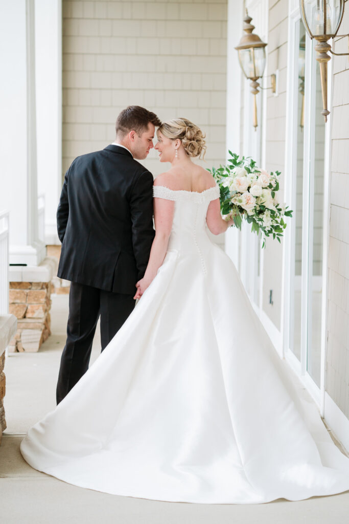 classic glen oaks wedding