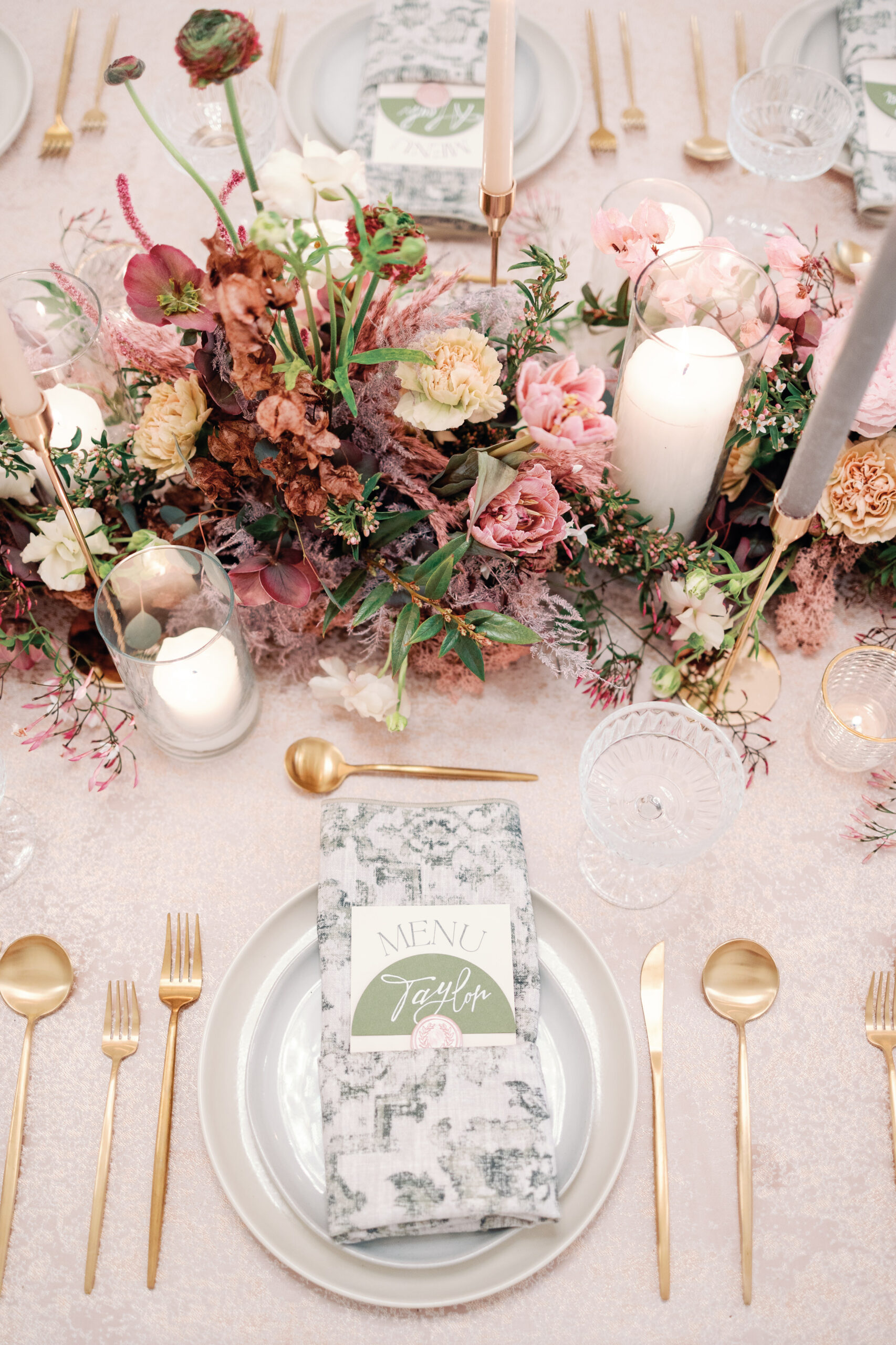 Hotel Fort Des Moines wildflower DSM wedding