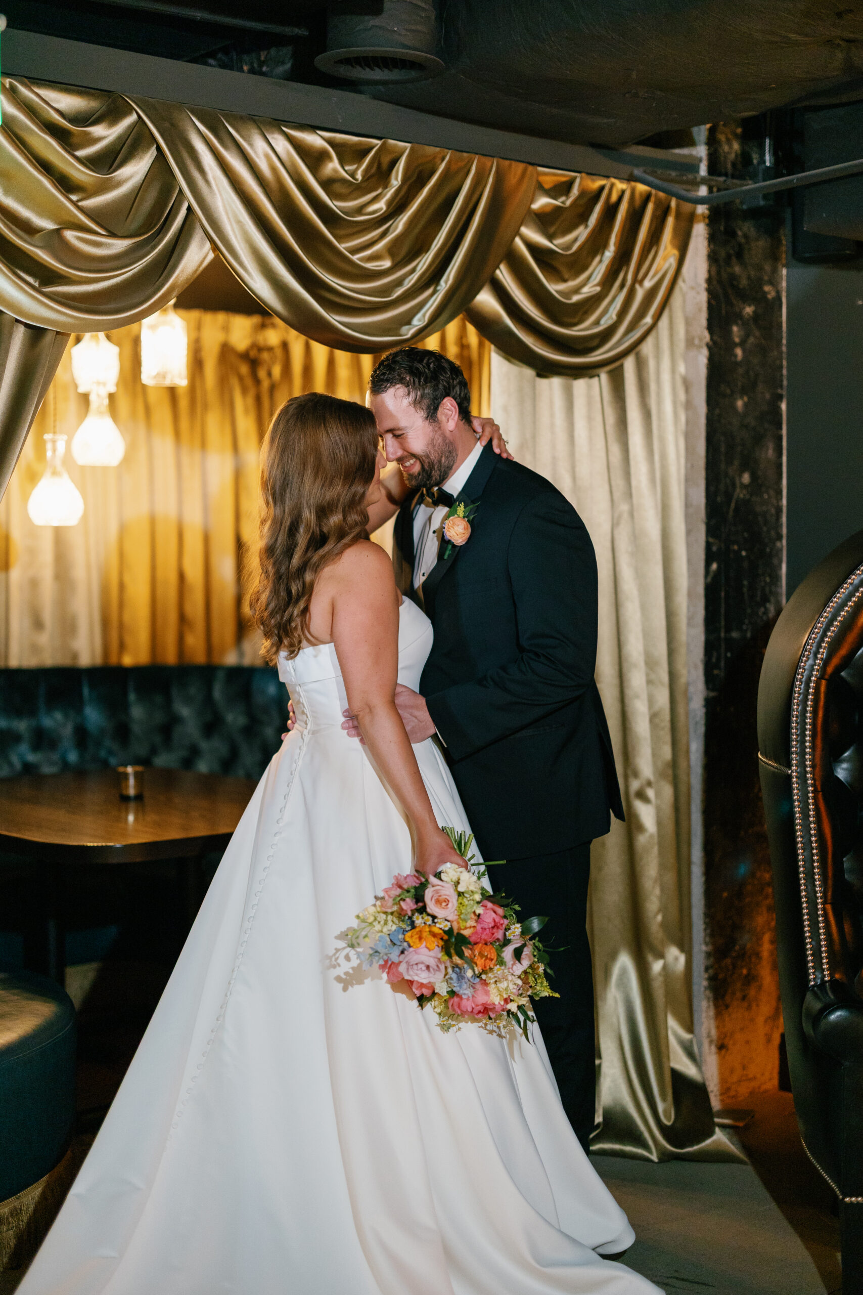 pastel hotel fort Des Moines wedding