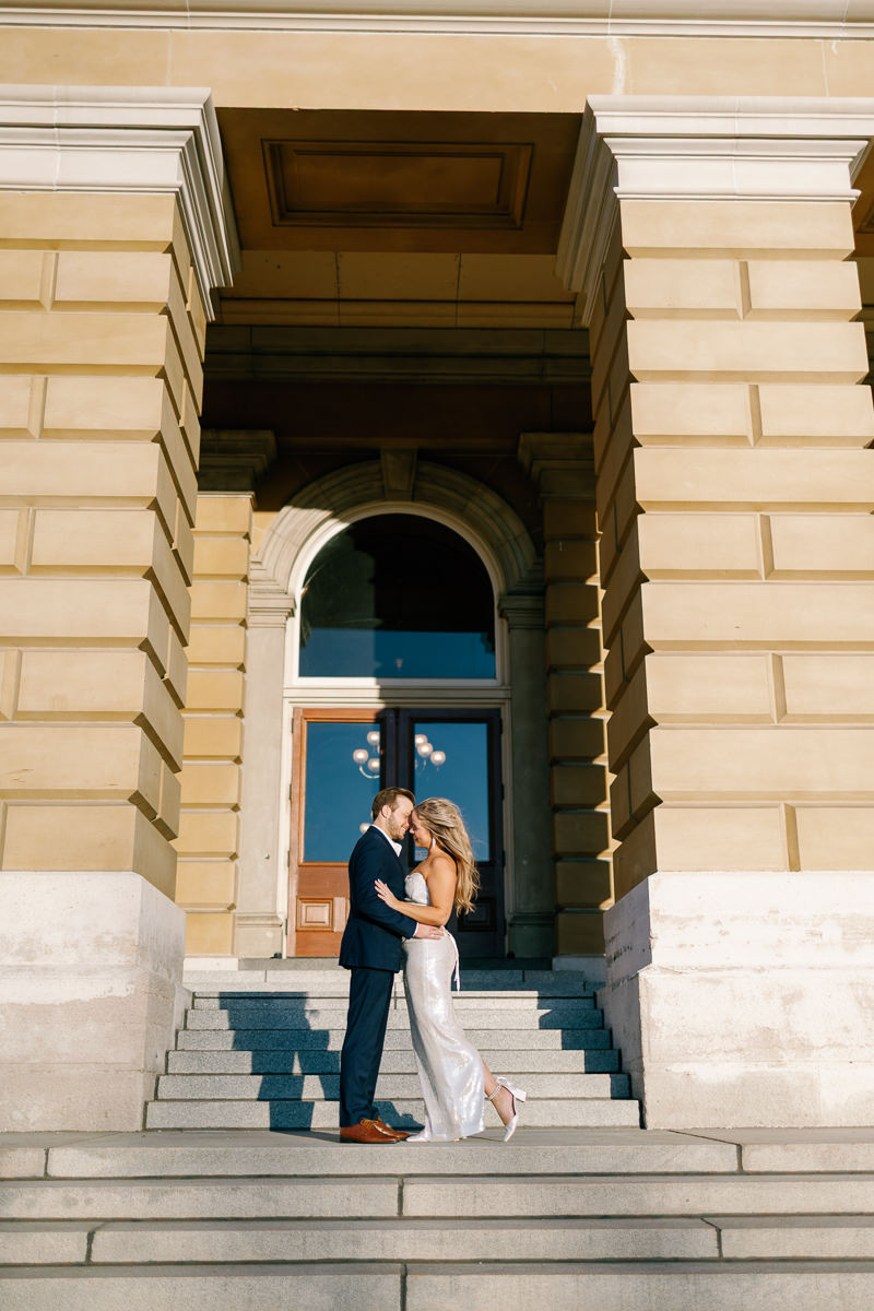 timeless Des Moines capitol wedding photos