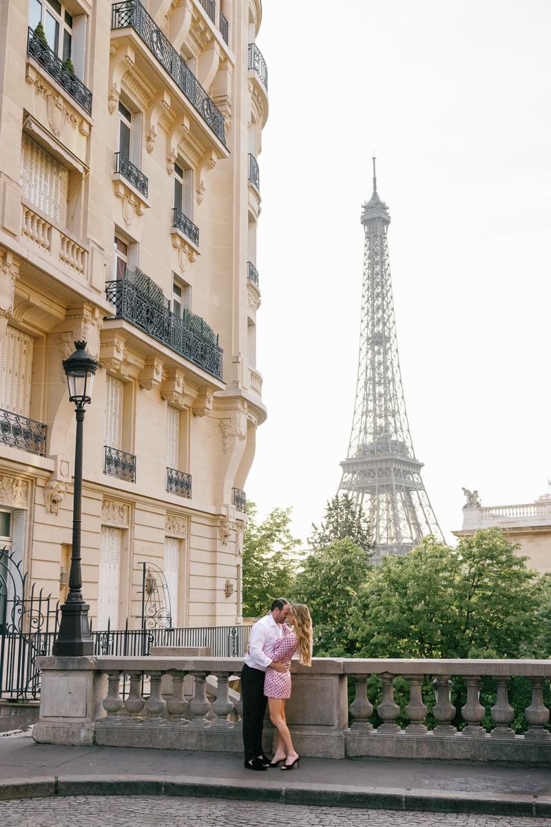 Eiffel Tower engagement photos in Paris