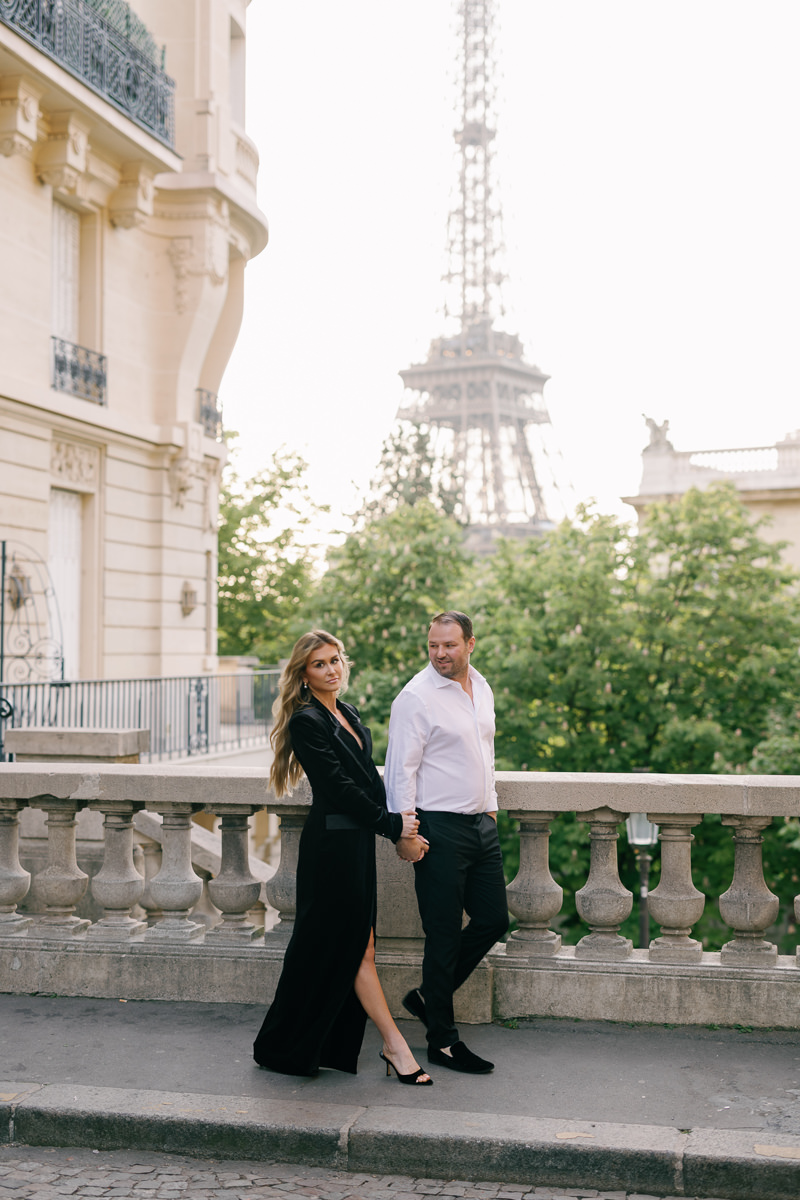 Eiffel Tower engagement photos