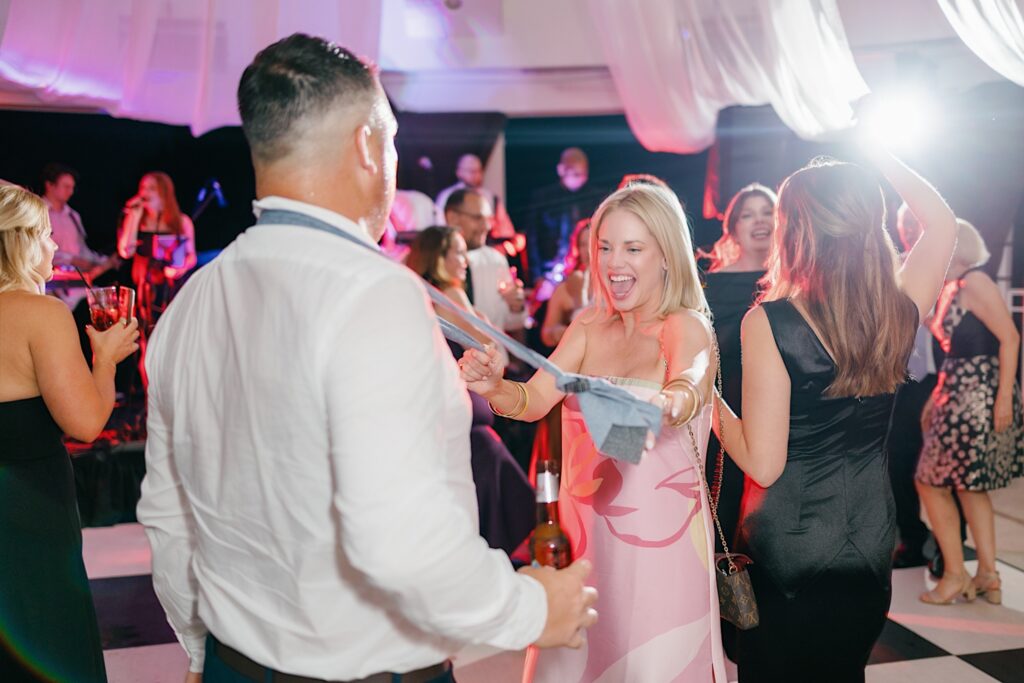 glen oaks country club wedding reception with live band