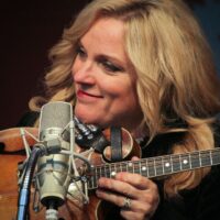 Rhonda Vincent at the Gettysburg Bluegrass Festival (May 2017) - photo by Frank Baker
