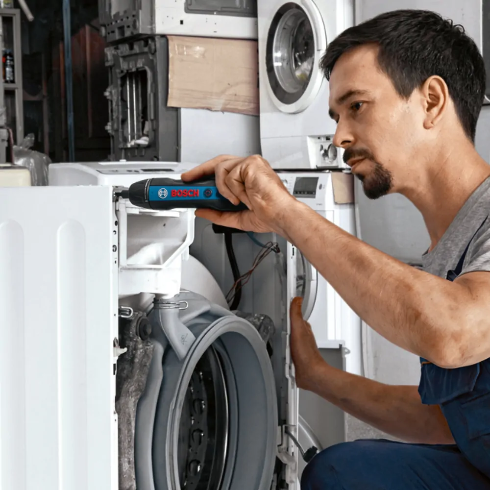 Parafusadeira Bosch Go 3,6V com 2 Bits à Bateria - Bivolt