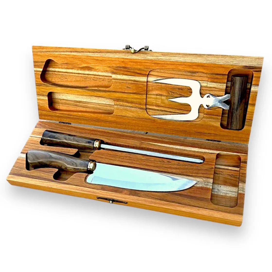 Estojo em Madeira Teca + Faca Churrasqueira 7 Pol. + Garra de urso em inox + Chaira estriada para afiação 
