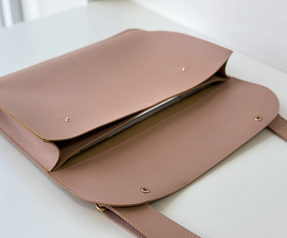 Case para Notebook em Couro Sintético Personalizada Fernanda