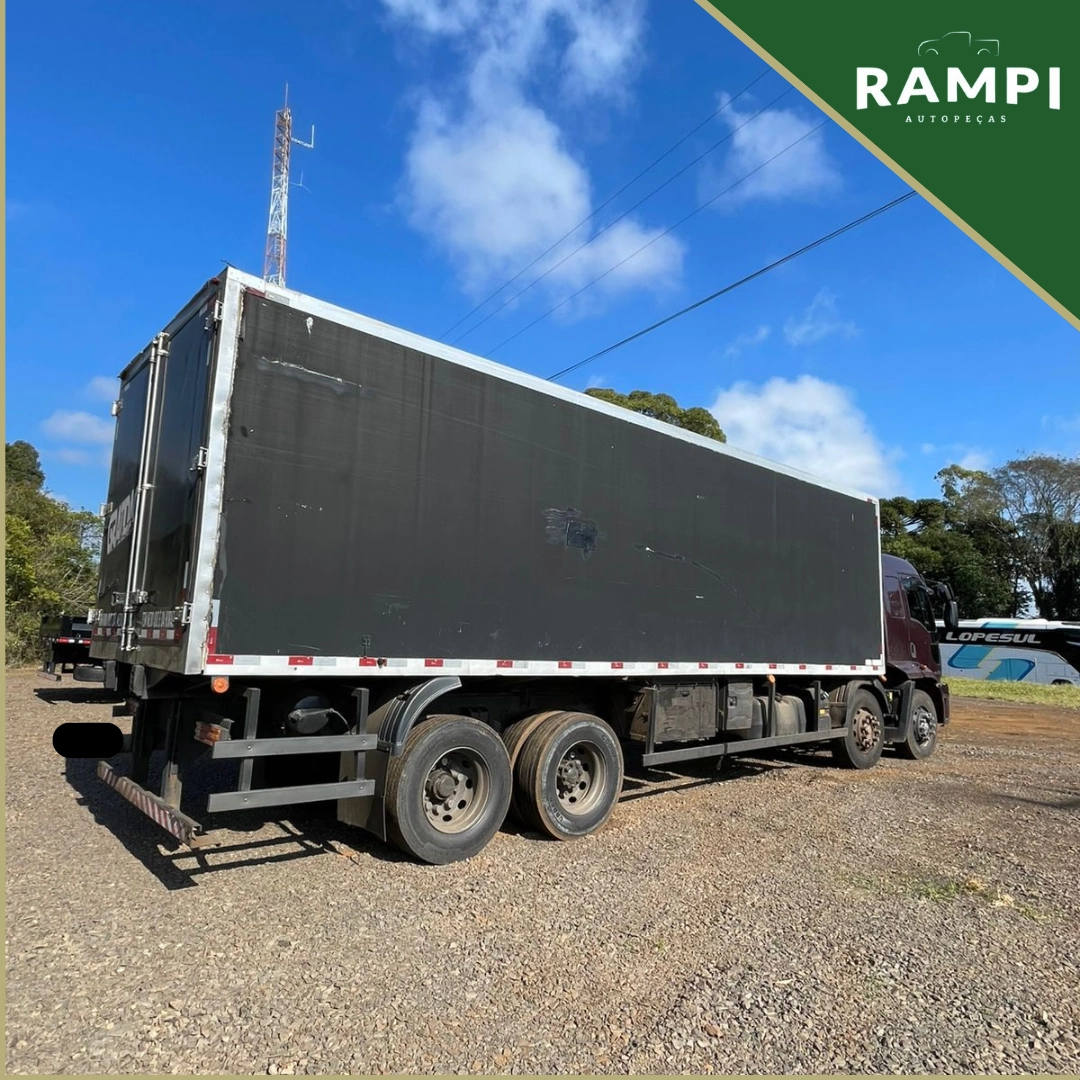 Caminhão Ford Cargo 2429 com câmara fria