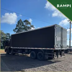 Caminhão Ford Cargo 2429 com câmara fria