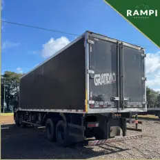 Caminhão Ford Cargo 2429 com câmara fria