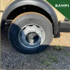 Caminhão Mercedes-Benz 1313 poliguindaste.