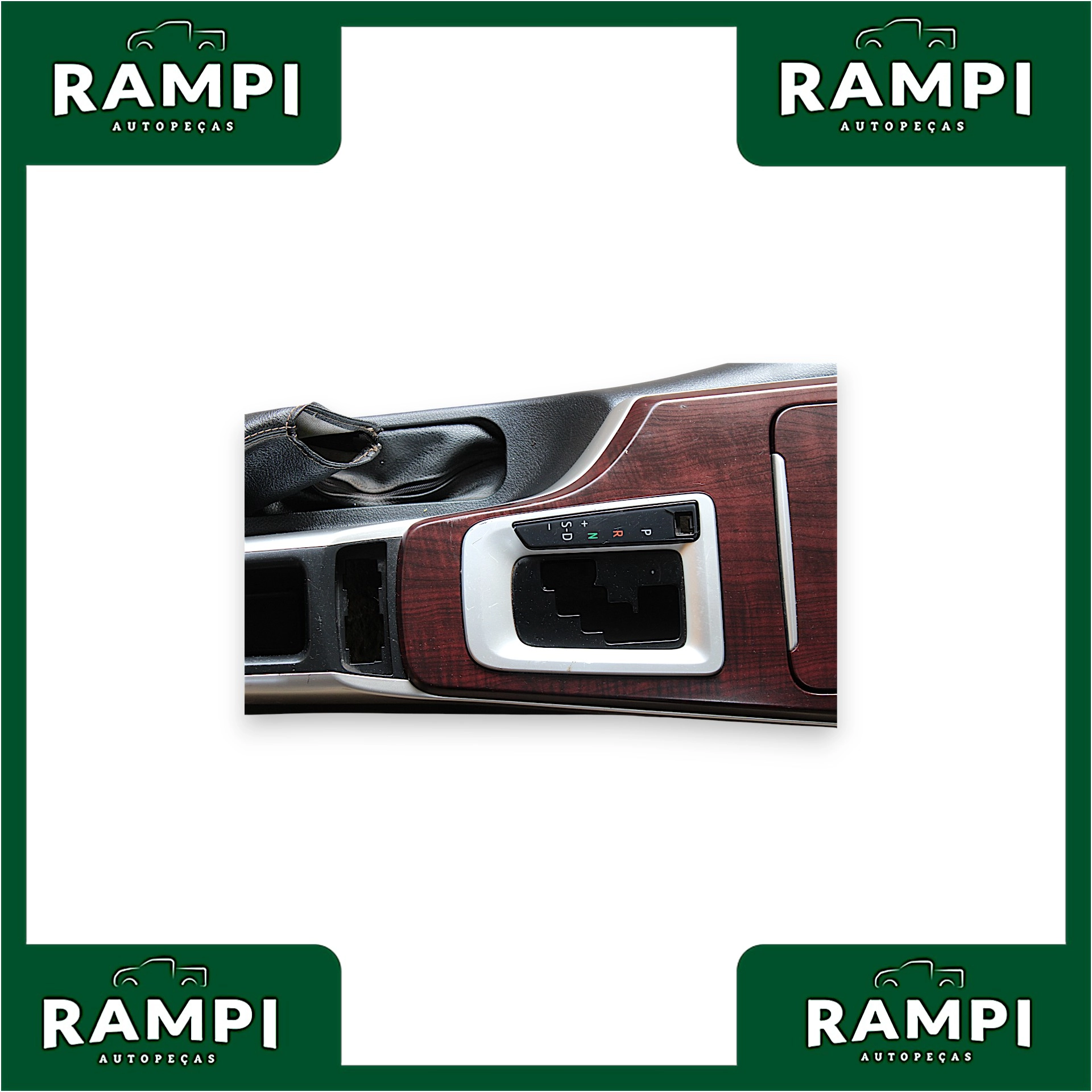 Console Central Toyota Hilux 2019 556200k010