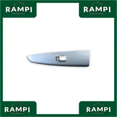 Moldura Comando Vidro Elétrico Dianteiro Direito Toyota hilux 2014  742310k170