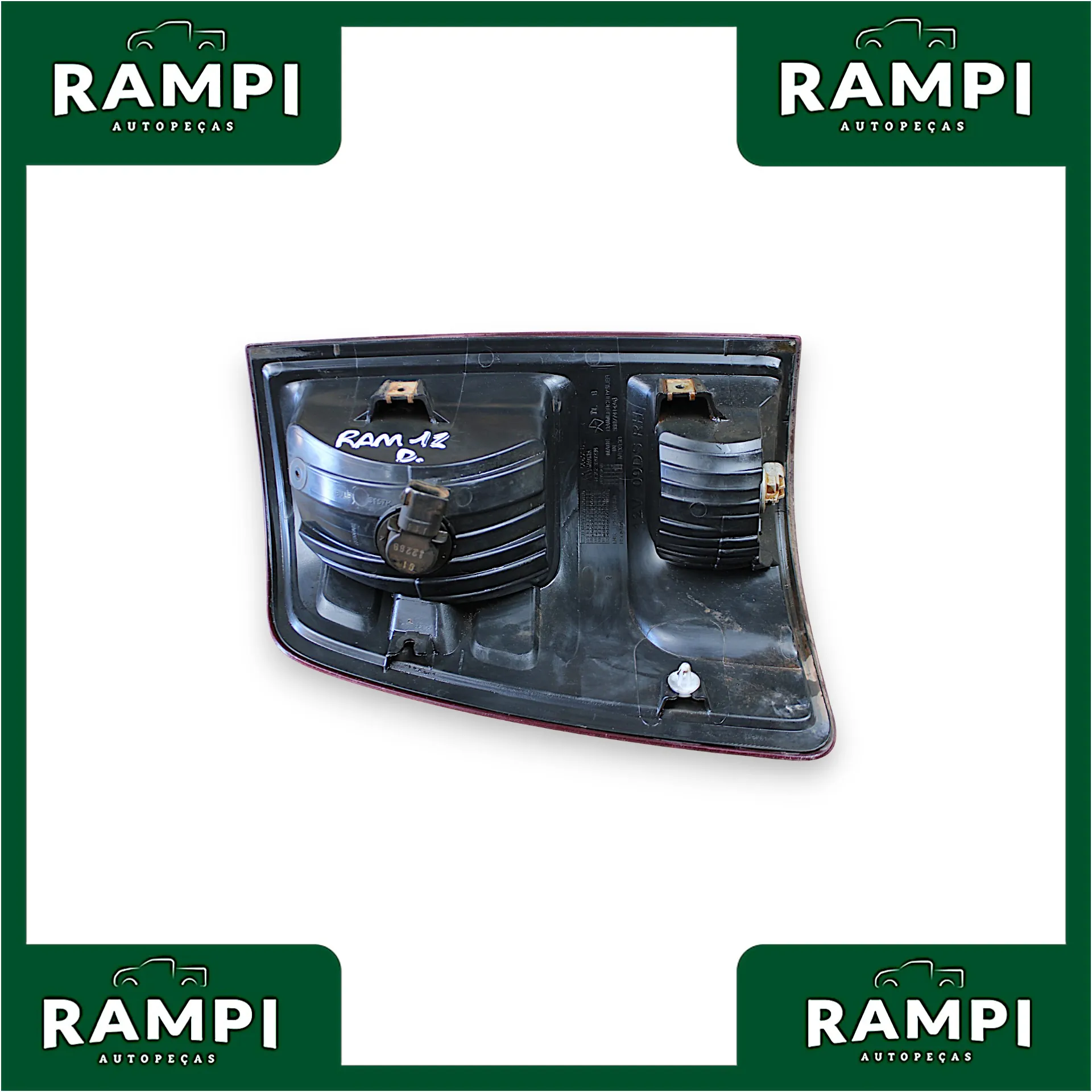 Lanterna Traseira Direita Dodge RAM 2012