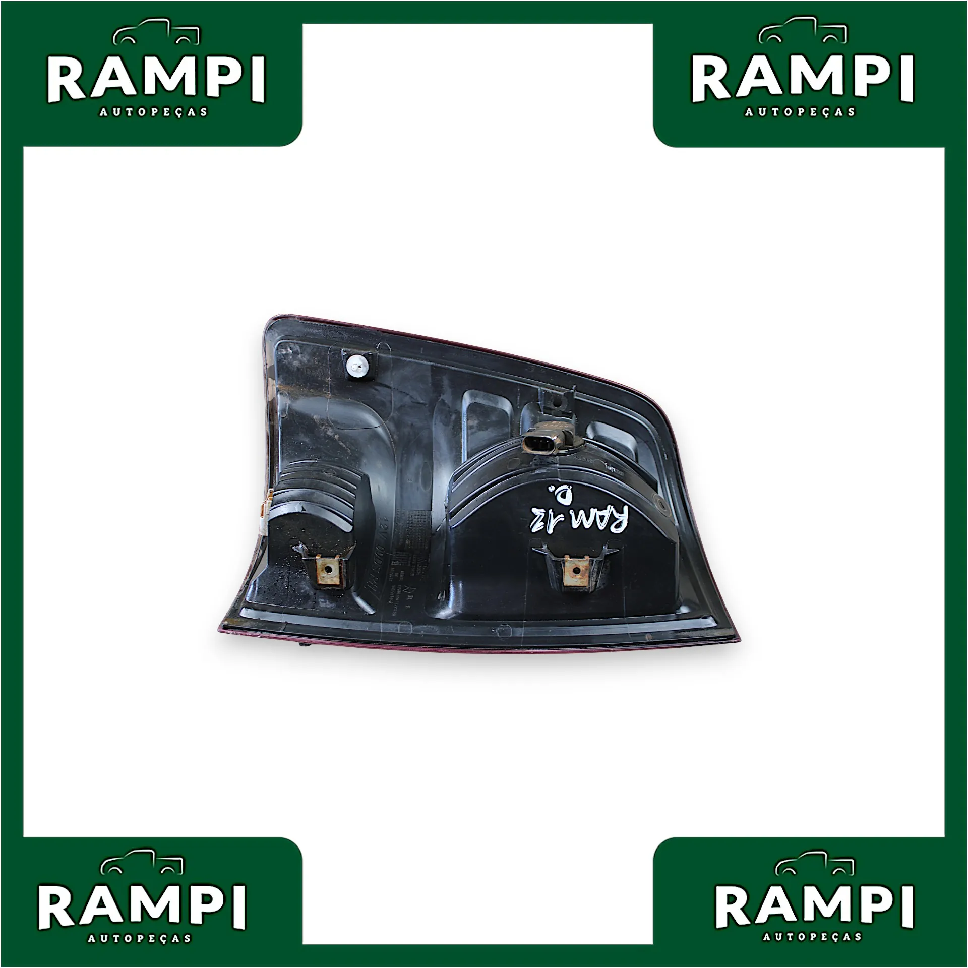 Lanterna Traseira Direita Dodge RAM 2012