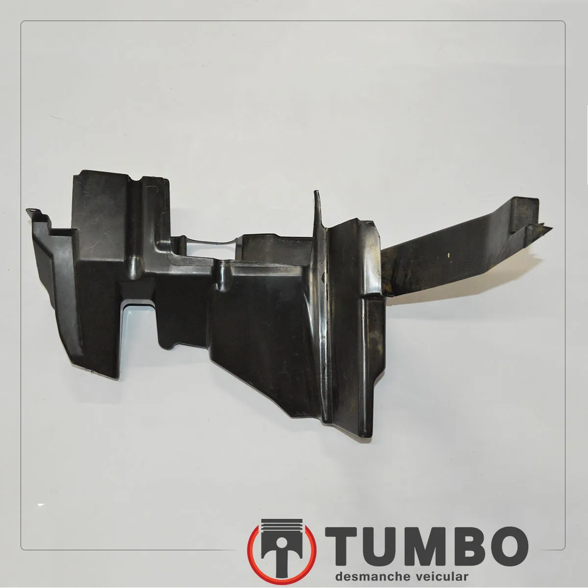 Defletor de ar do radiador direito s10 2.8 200cv 2018