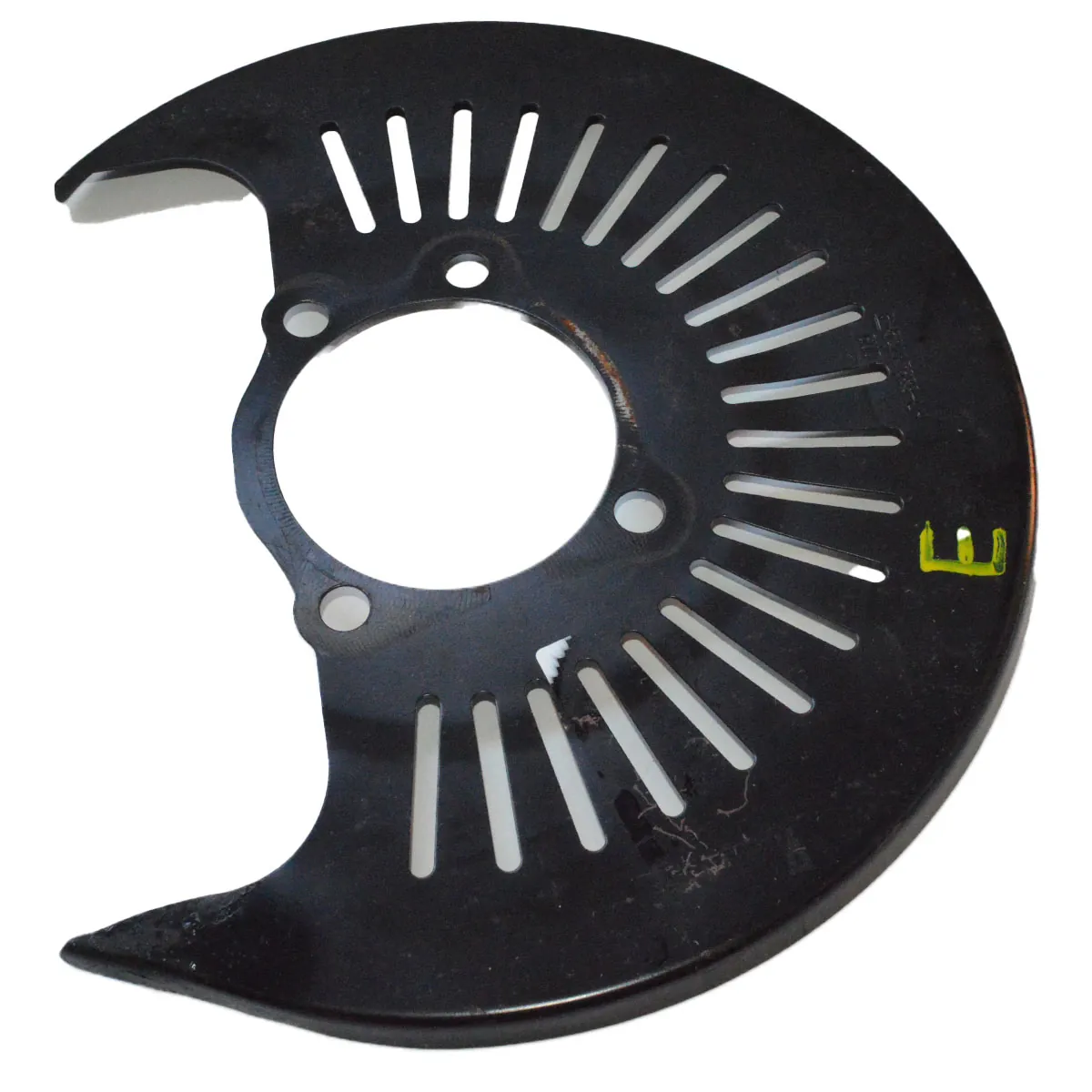 Flange protetor do freio esquerdo S10 2.8 200cv 2018