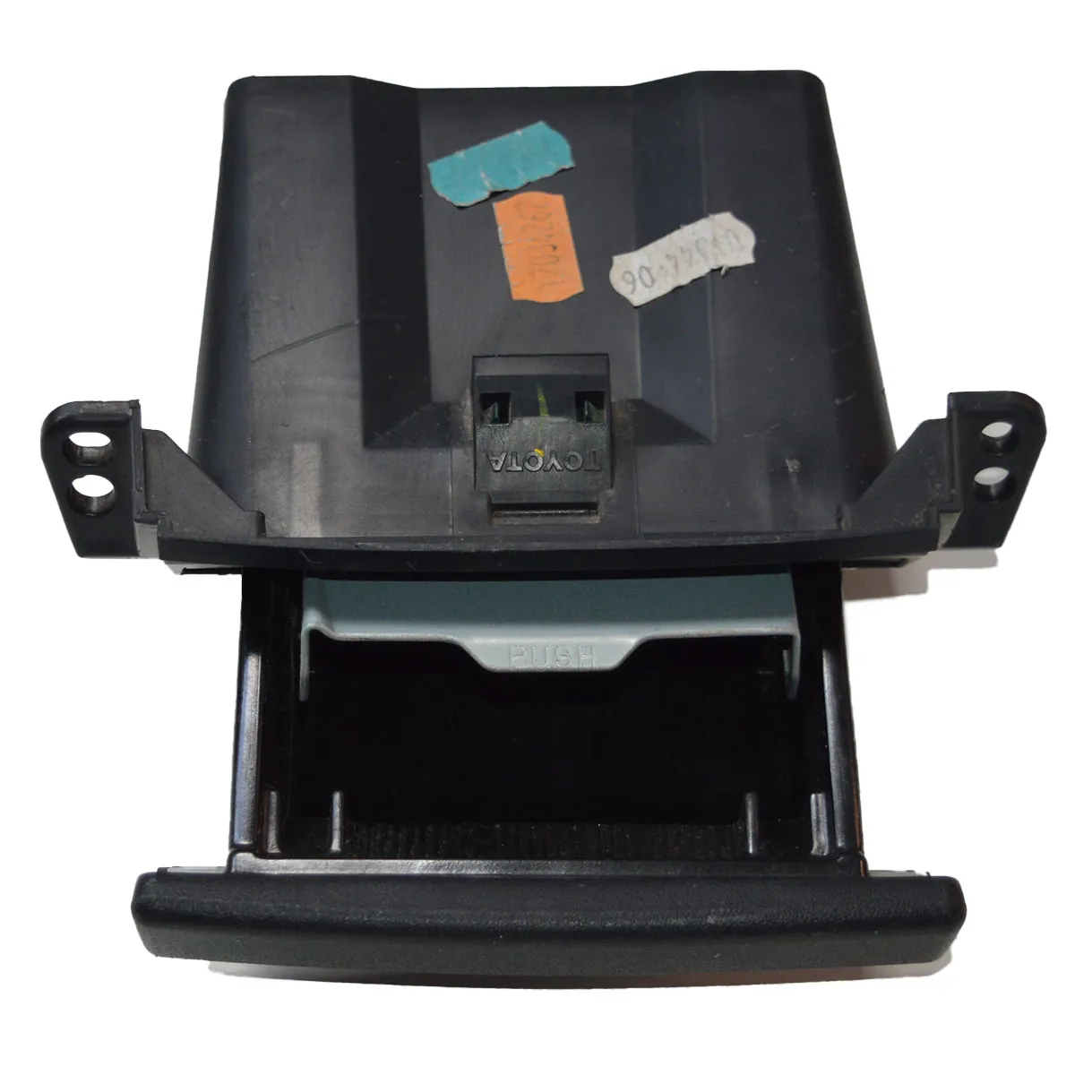 Cinzeiro porta treco central painel Hilux SW4 12/15 3.0