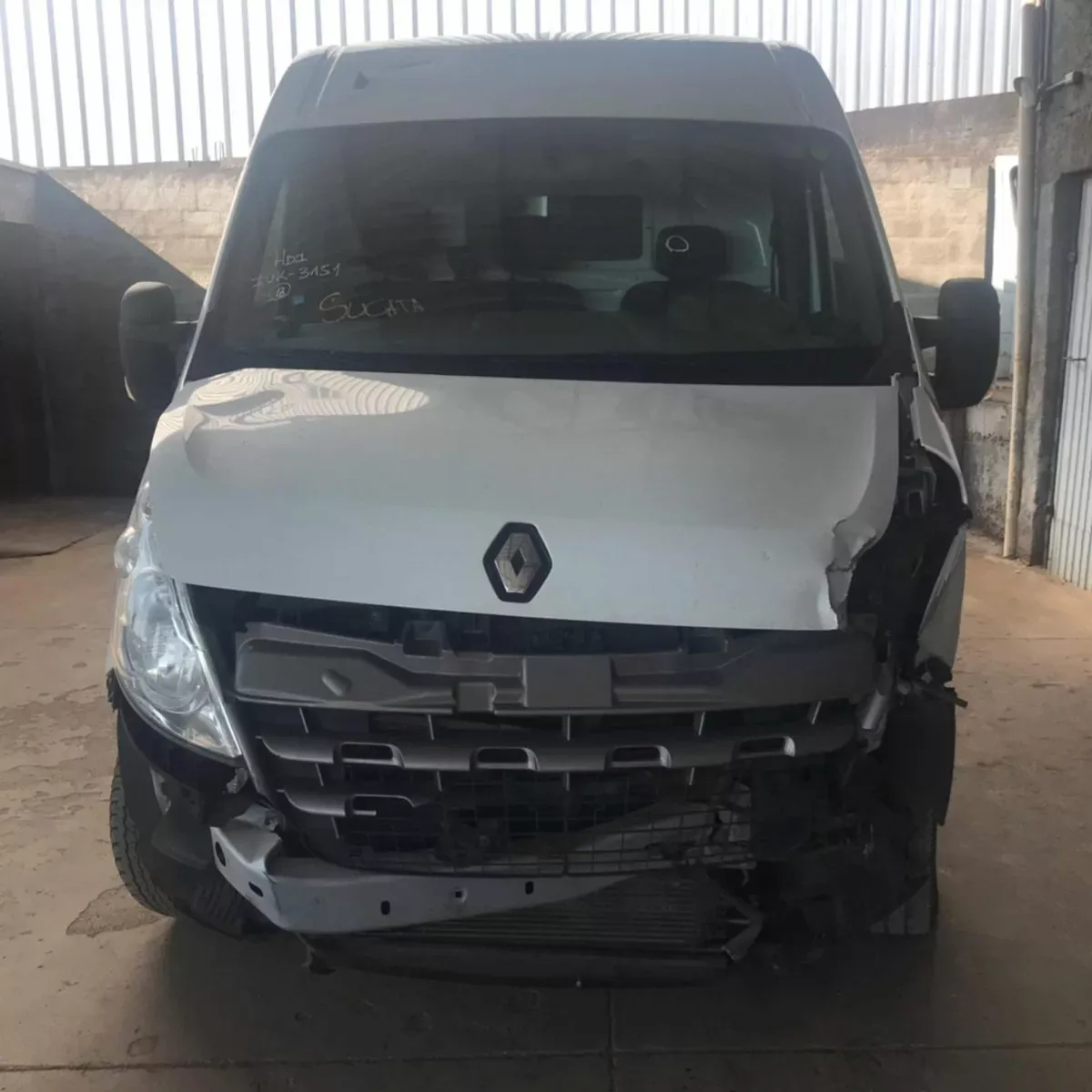 Renault Master 2.3 Furgão - Sucata Para Retirar Peças