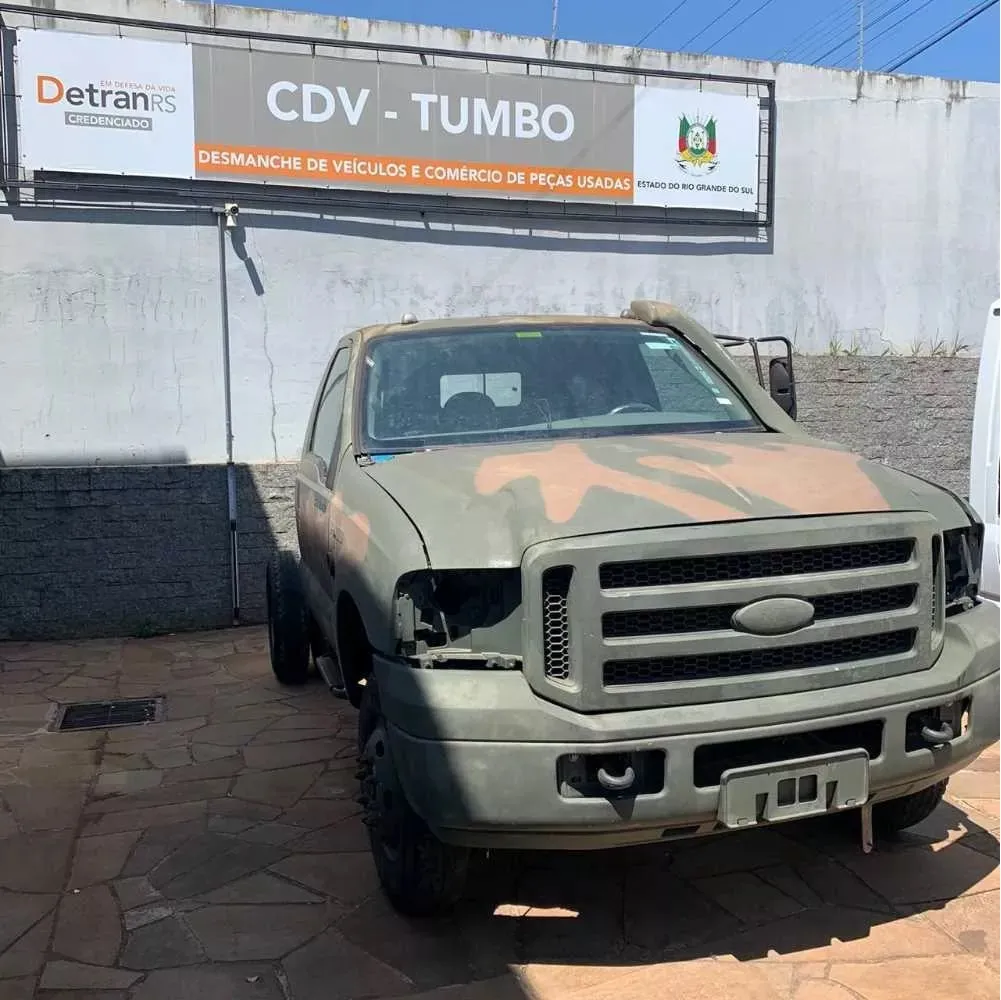 Ford F4000 4x4 Motor Cummins 2014 - Sucata P/ Retirar Peças