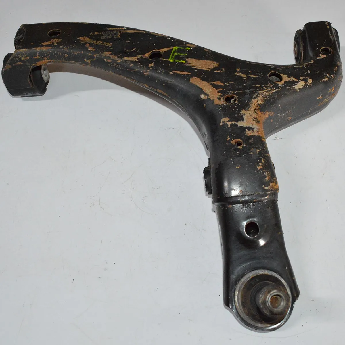 Bandeja suspensão inferior dianteira esquerda Amarok 16 4x4