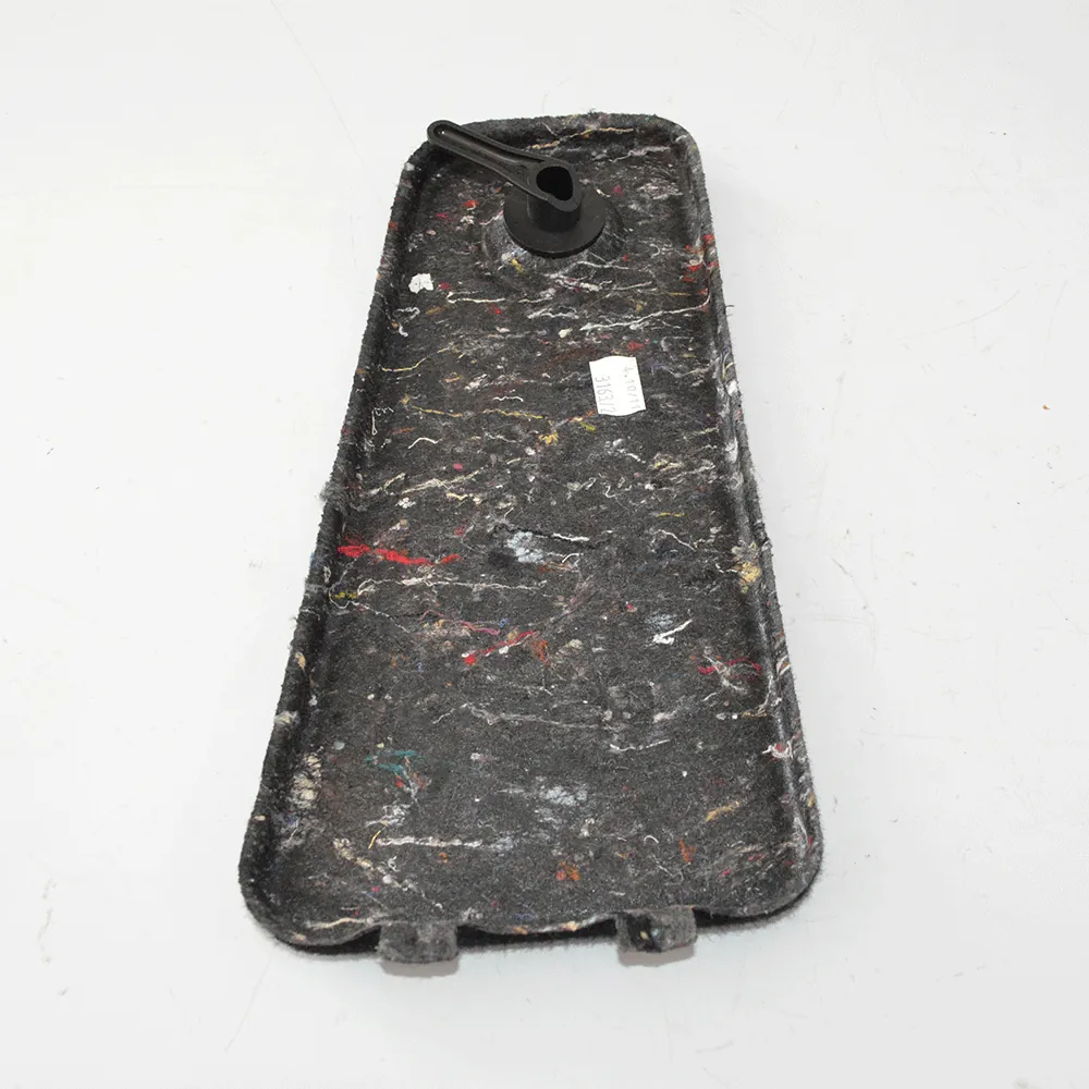 Acabamento primeiros socorros porta malas Mercedes E350 2011