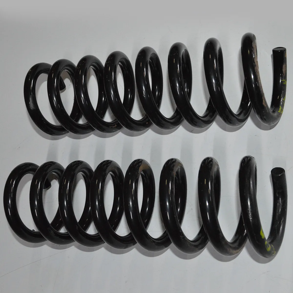 Par de molas traseiras Mercedes E350 V6 2011 Aut.